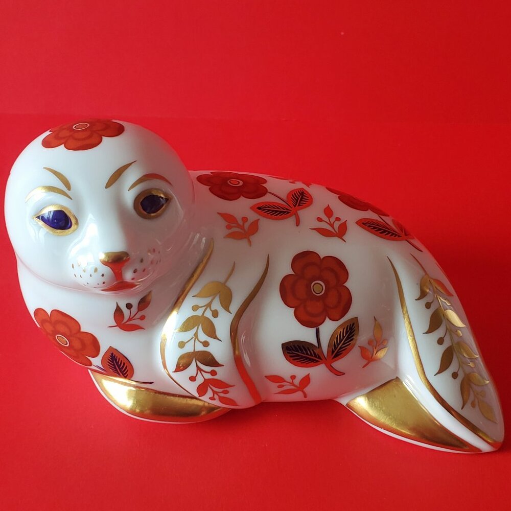 Royal Crown Derby Seal Figurine  Fine Bone China  Made in England